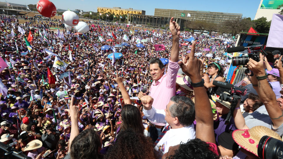 A posse de Haddad em Brasília foi marcada por muito amor.