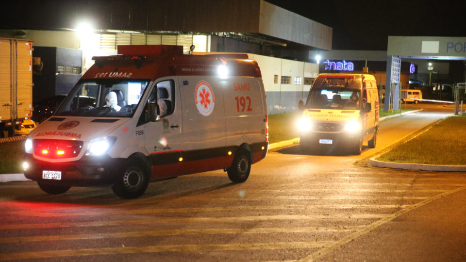Mais 18 pacientes de Manaus chegam para tratamento de Covid em Curitiba