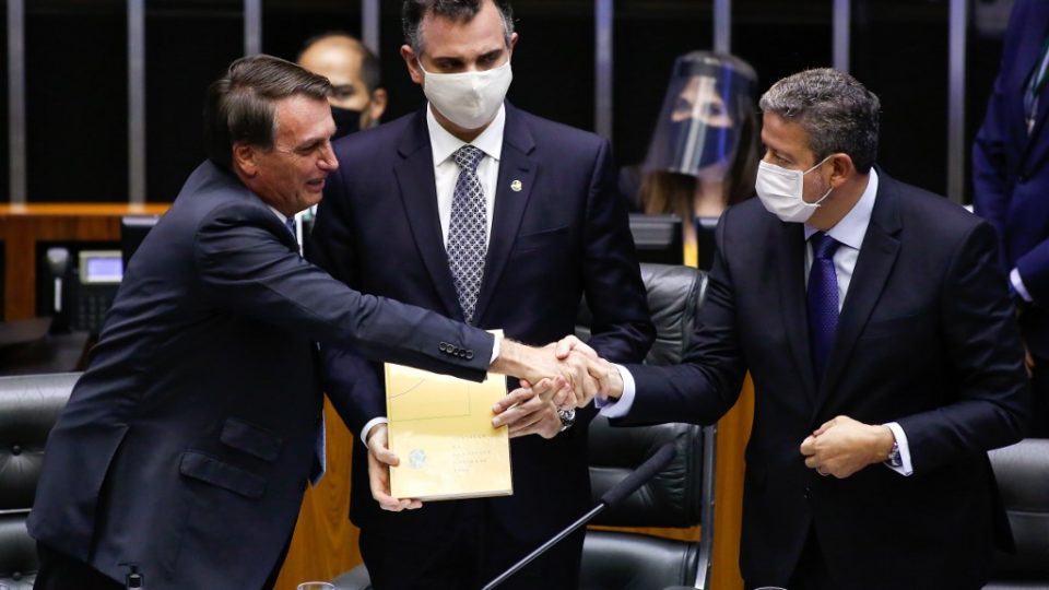 Ao lado de Rodrigo Pacheco e Arthur Lira, Bolsonaro foi vaiado ao discursar na abertura do ano legislativo do Congresso.