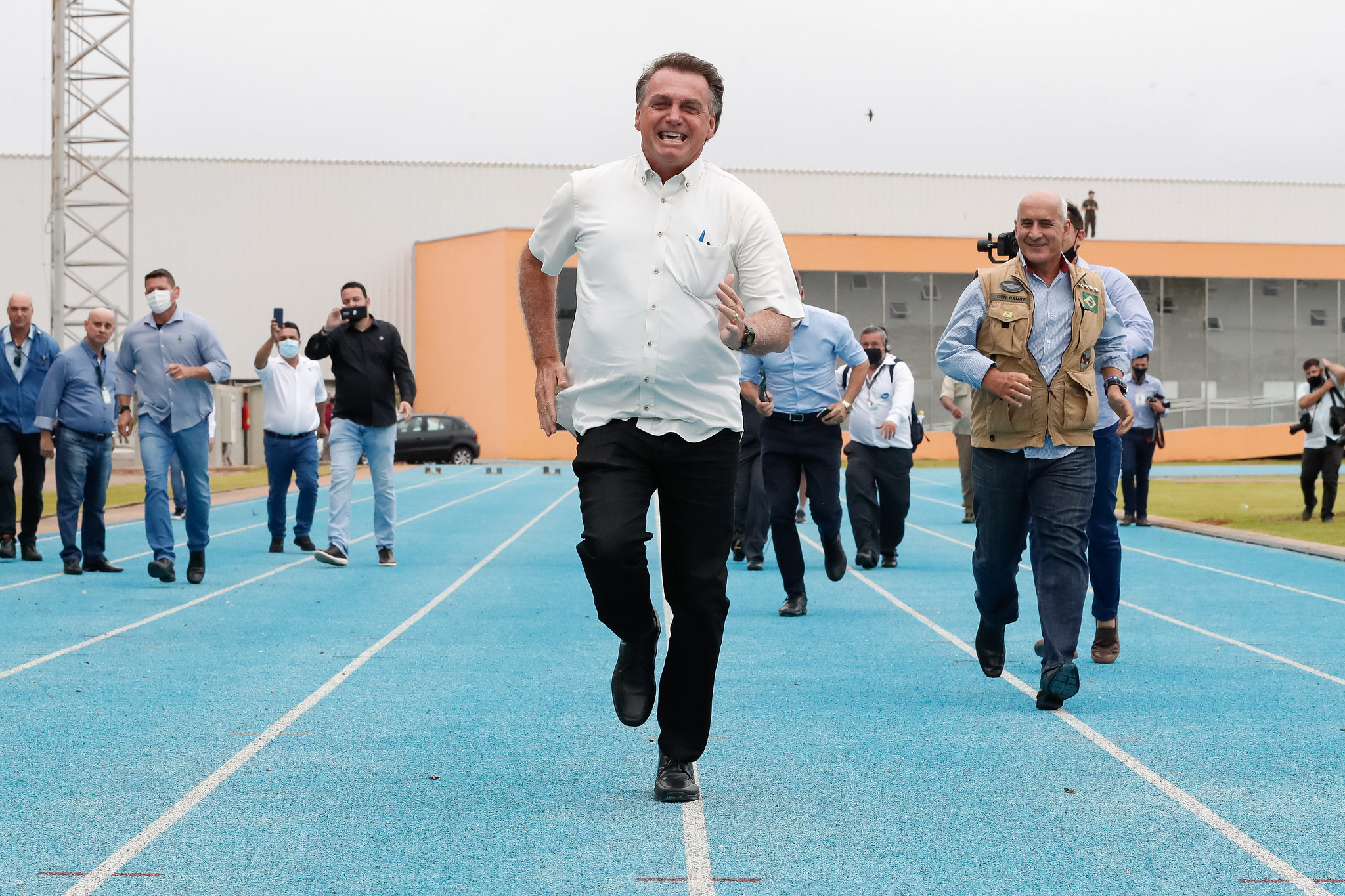 Presidente Jair Bolsonaro participou de inauguração de pista de atletismo em Cascavel, no interior do Paraná.