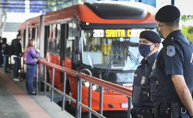 Ritmo da volta às escolas vai determinar aumento da circulação de ônibus em Curitiba