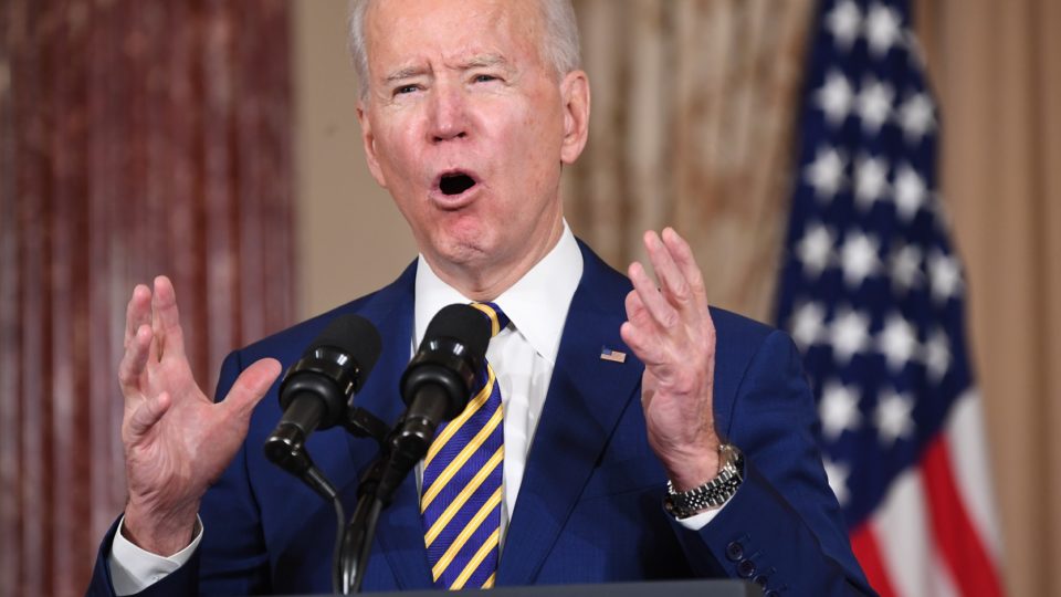 Estados Cada Vez Menos Unidos da América biden