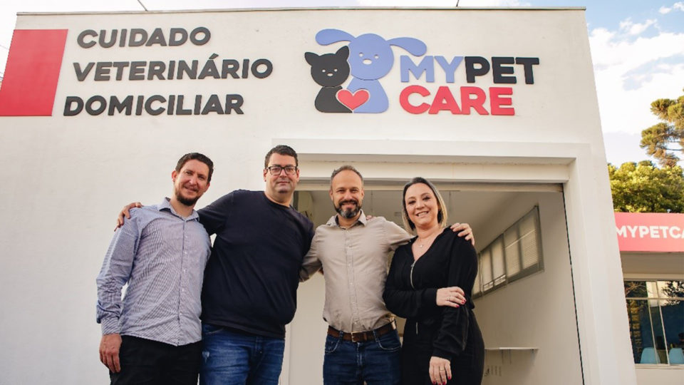 O serviço dispõe de uma equipe de veterinários capacitados à disposição para atender os pets 