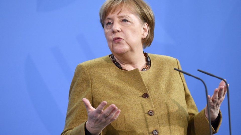 Merkel cita importância do multilateralismo e defende acesso universal a vacinas A chanceler alemã Angela Merkel em entrevista coletiva após encontro virtual com os líderes do G7, 19 de fevereiro