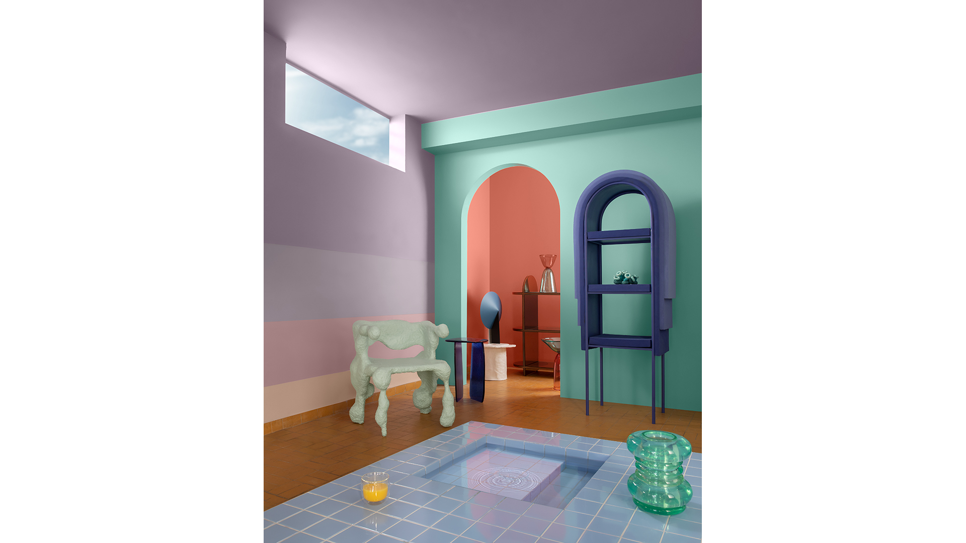 Para propiciar a contemplação, o resgate de memórias de felicidade e o otimismo, a aposta da Suvinil como cor do ano 2021 recai sobre rosas e liláses crepusculares e verdes azulados acqua.