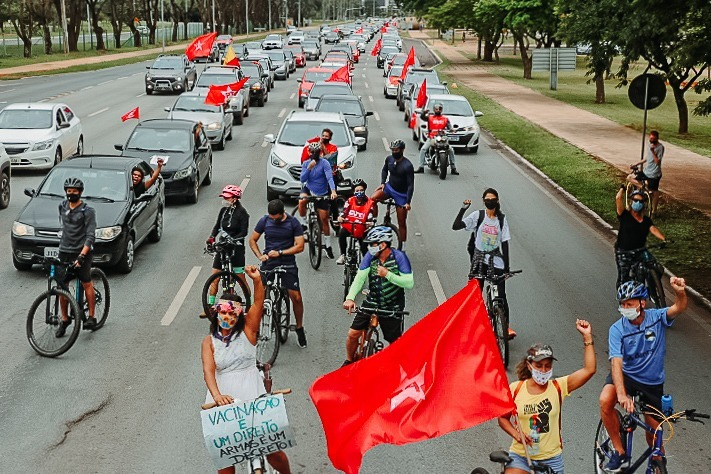 Protesto contra Bolsonaro em Brasília, em 21/02/21