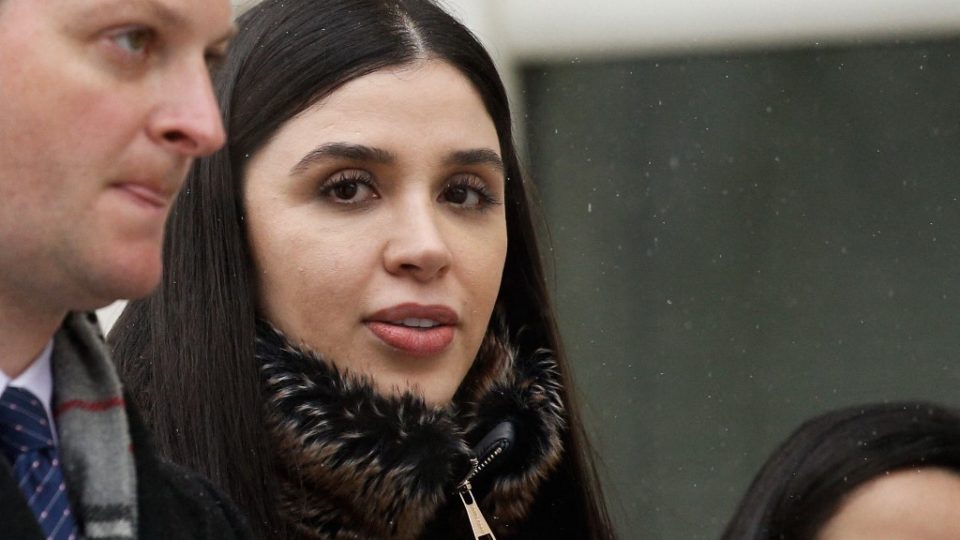 Esposa do traficante El Chapo é presa em aeroporto dos EUA Emma Coronel Aispuro, esposa de Joaquin “El Chapo” Guzmán, em foto de fevereiro de 2019. Autoridades dos EUA prenderam a esposa do traficante mexicano em aeroporto de Washington