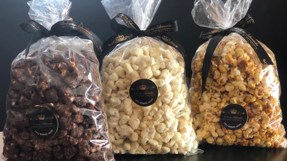Confeiteira de Curitiba lança Pipoka com K para assistir ao paredão do BBB Pipokas com K, da confeiteira Roberta Schwanke.