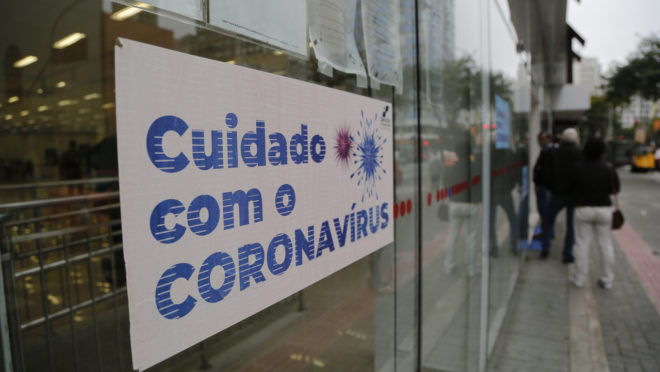 Paraná planeja ações para evitar colapso com novo avanço da Covid-19