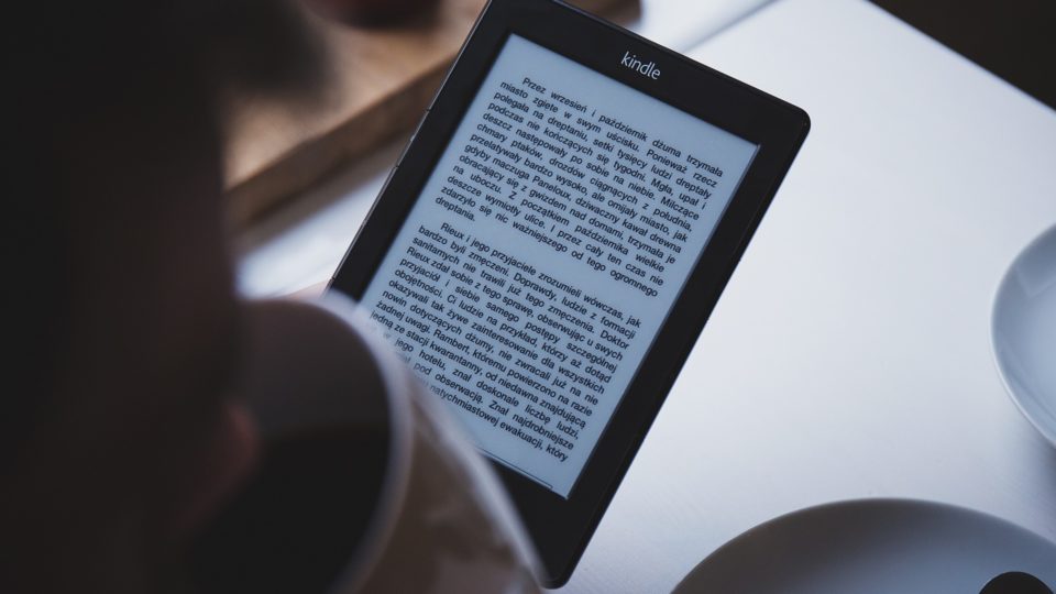 Amazon impede venda de livro que critica movimento trans Livro de Ryan T. Anderson sobre os perigos da transição foi retirado das prateleiras virtuais da Amazon sem nenhuma justificativa.