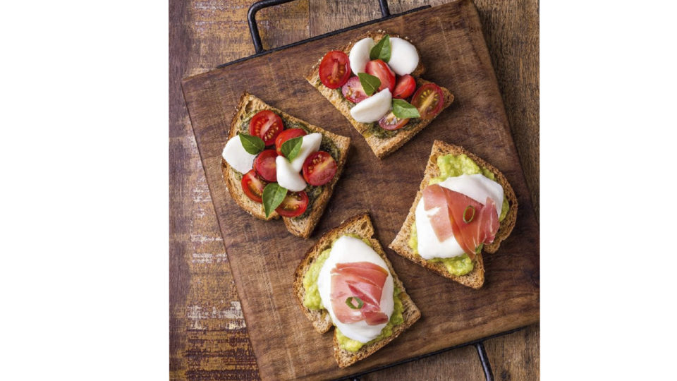 Além do cardápio tradicional, o All Natural oferece outras opções saudáveis nos menus de cafés da manhã e tarde.
