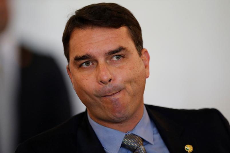 Flávio Bolsonaro diz que, por CPI, seu partido pode deixar bloco no Senado Senador Flavio Bolsonaro.