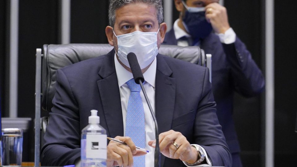 Covid-19: Lira restringe trabalho presencial na Câmara por duas semanas Presidente da Câmara, Arthur Lira, vai colocar a PEC Emergencial para apreciação na semana que vem.