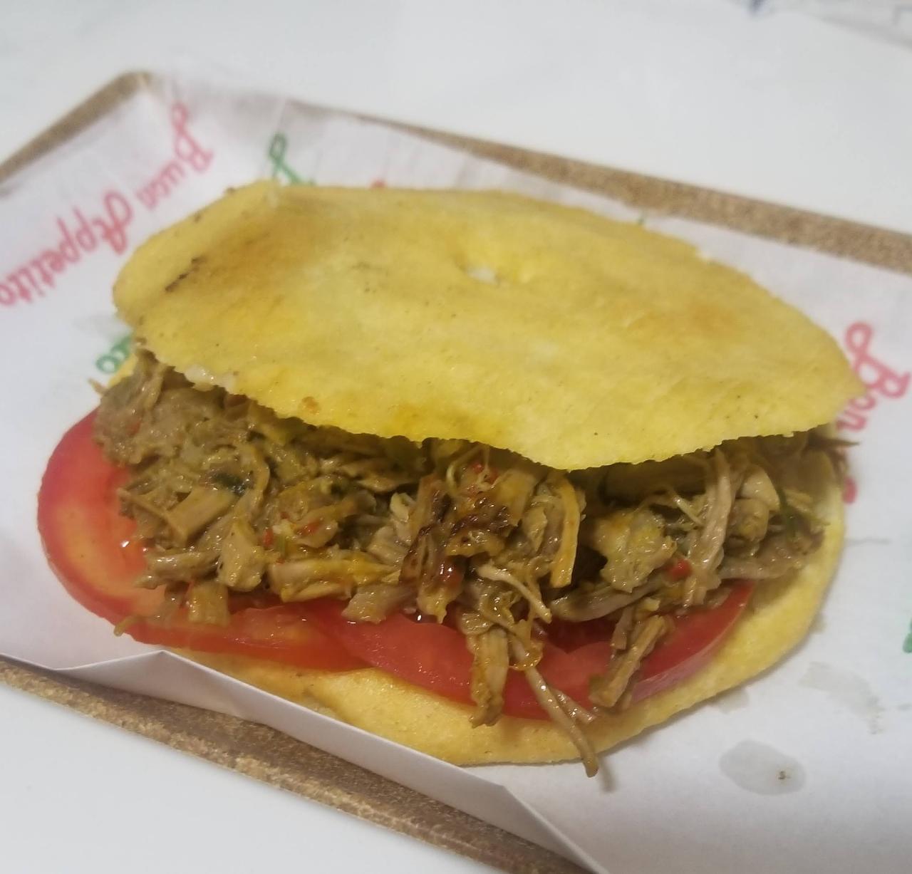 Arepa na versão carne. Foto: Divulgação Arepa na versão carne. Foto: Divulgação