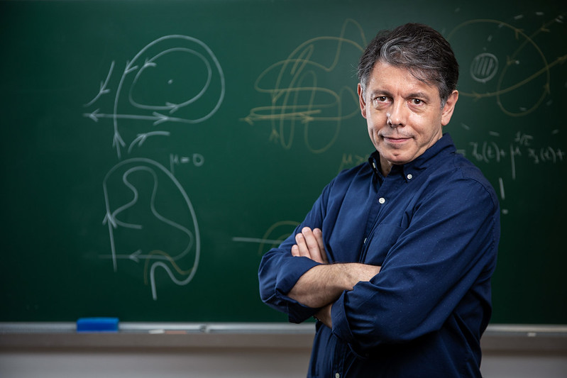 Marcelo Viana: “Não faz sentido falar em ‘desconstrução’ da matemática” O diretor-geral do Impa, Marcelo Viana