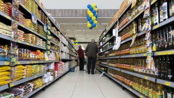 Contra aglomerações, vereadores pedem reabertura dos supermercados aos domingos Com bandeira vermelha, supermercados de Curitiba não podem funcionar aos domingos
