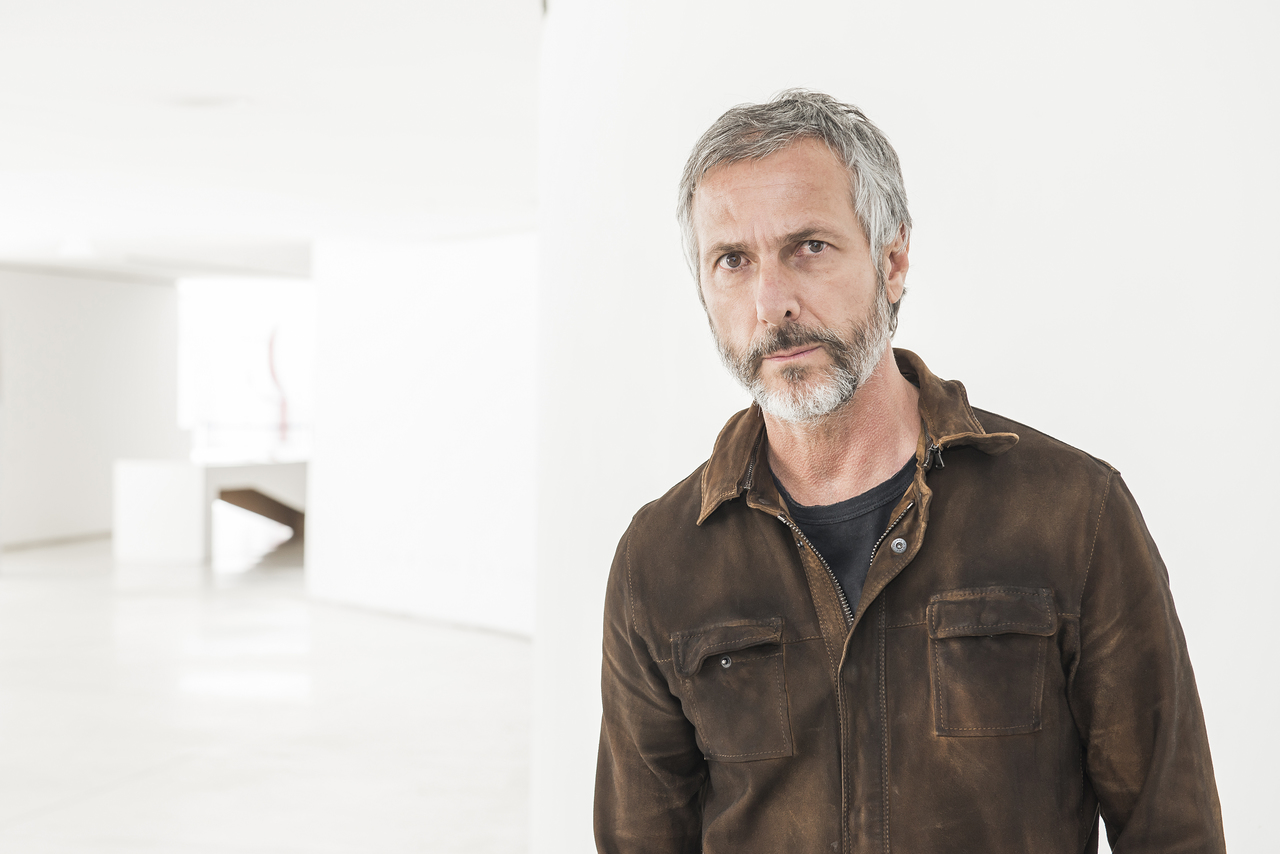 Humberto Campana é uma das referências máximas do design contemporâneo. Humberto Campana é uma das referências máximas do design contemporâneo.