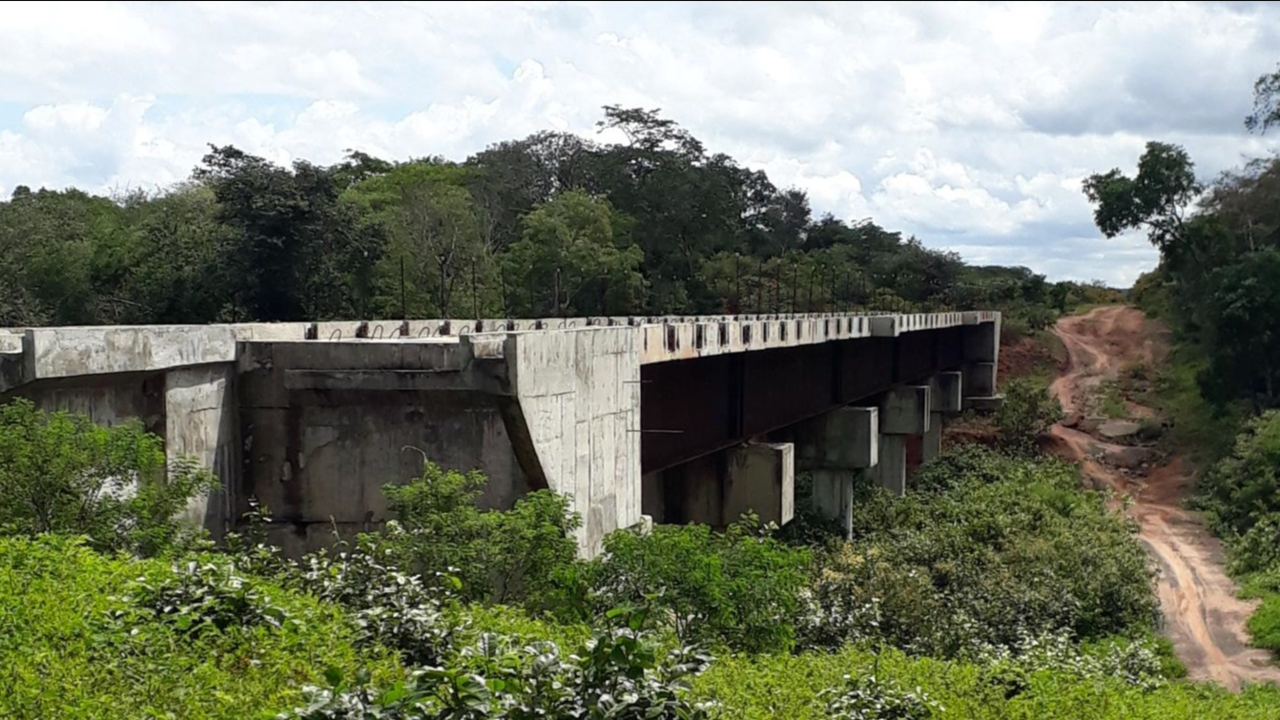 Trecho da Transnordestina abandonado há mais de cinco anos em Eliseu Martins (PI)
