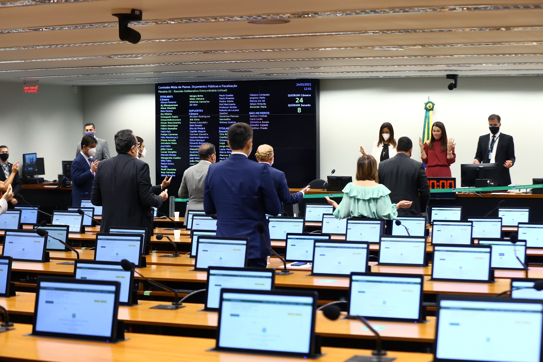 O Congresso vai votar o Orçamento de 2021 nesta quinta (25).