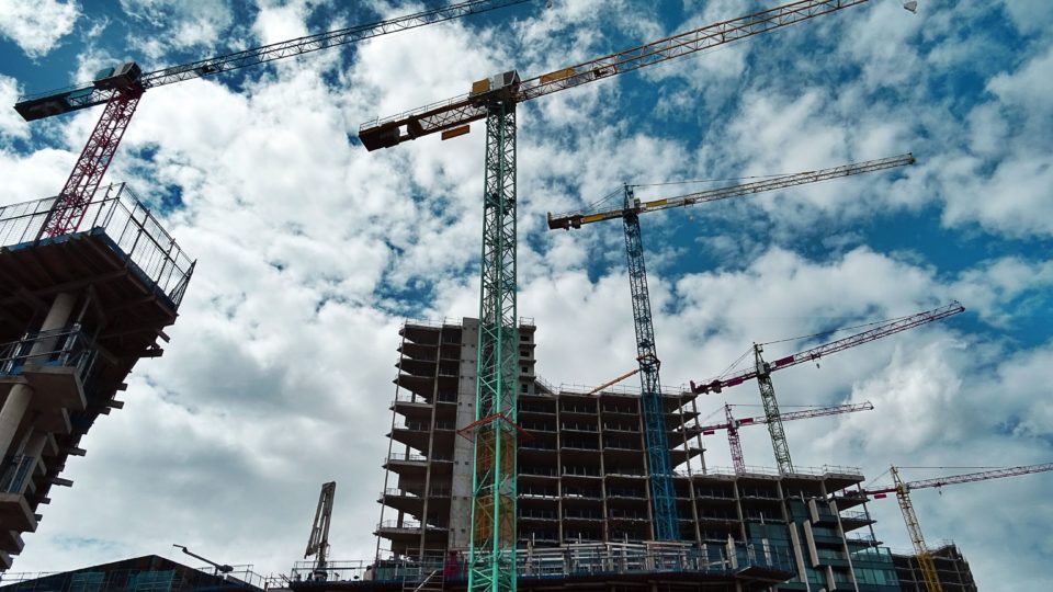 No varejo e na obra, Trutec inova na construção civil A Trutec oferece serviços que aumentam a produtividade, a saúde das edificações, a velocidade de execução e a redução de custos e desperdícios nas obras.