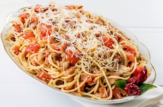 Spaghetti all’amatriciana. Foto: Letícia Akemi/Gazeta do Povo Spaghetti all’amatriciana. Foto: Letícia Akemi/Gazeta do Povo