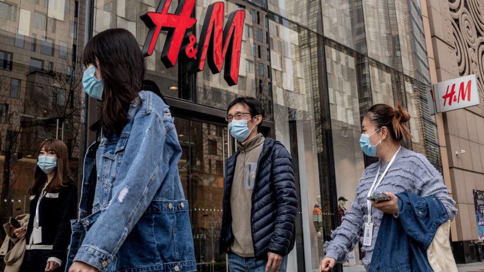 Grandes marcas rejeitam algodão de Xinjiang e sofrem boicote na China algodão china empresas