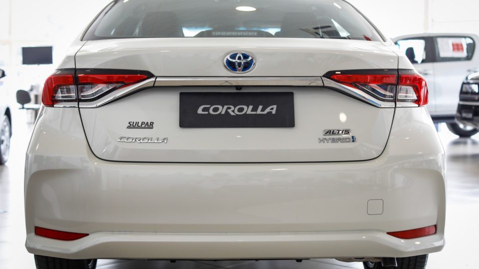 Toyota Corolla sedã de traseira