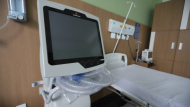 O avanço da Covid-19 aos leitos de outras doenças aumentou até março, mas apresenta estabilidade no início de abril