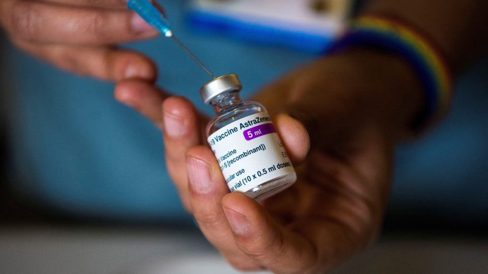 astrazeneca efeitos colaterais
