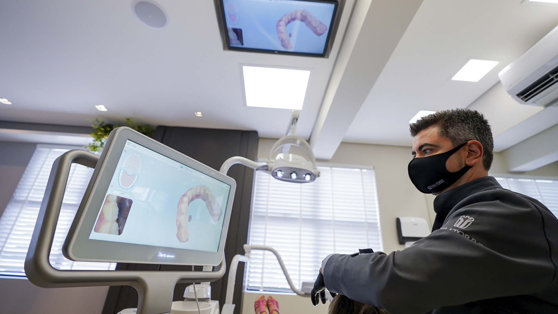 Novos equipamentos, como o iTero, fazem parte da ortodontia digital.