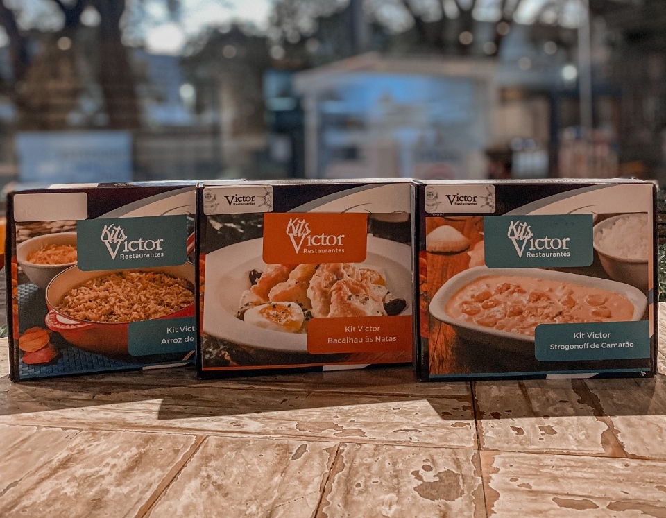 Bacalhau às Natas, Arroz de Siri e Strogonoff de Camarão são as três receitas dos Kit’s Victor. Bacalhau às Natas, Arroz de Siri e Strogonoff de Camarão são as três receitas dos Kit’s Victor.