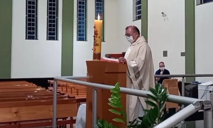 Missa online é interrompida no interior de São Paulo Missa interrompida
