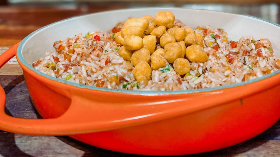 Grupo Victor lança kit para cliente reproduzir receitas clássicas dos restaurantes em casa Arroz de Siri.