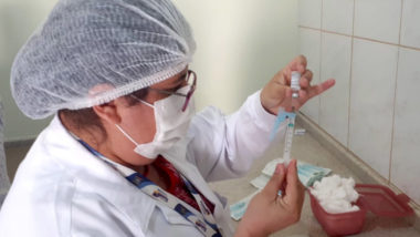 Se chegarem mais 500 mil doses, Paraná espera vacinar todos os idosos ainda em abril