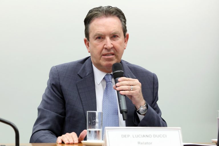 Relator apresenta parecer favorável ao projeto de lei que libera cultivo de maconha no Brasil