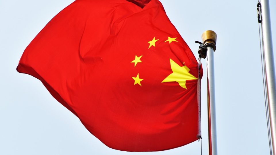 China passa lei para responder sanções do Ocidente, preocupando empresas estrangeiras no país Bandeira da China.