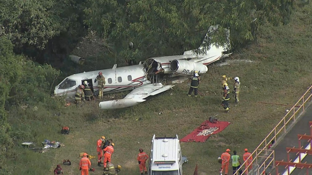 Acidente com um jato no Aeroporto de Belo Horizonte deixou um morto e dois feridos.