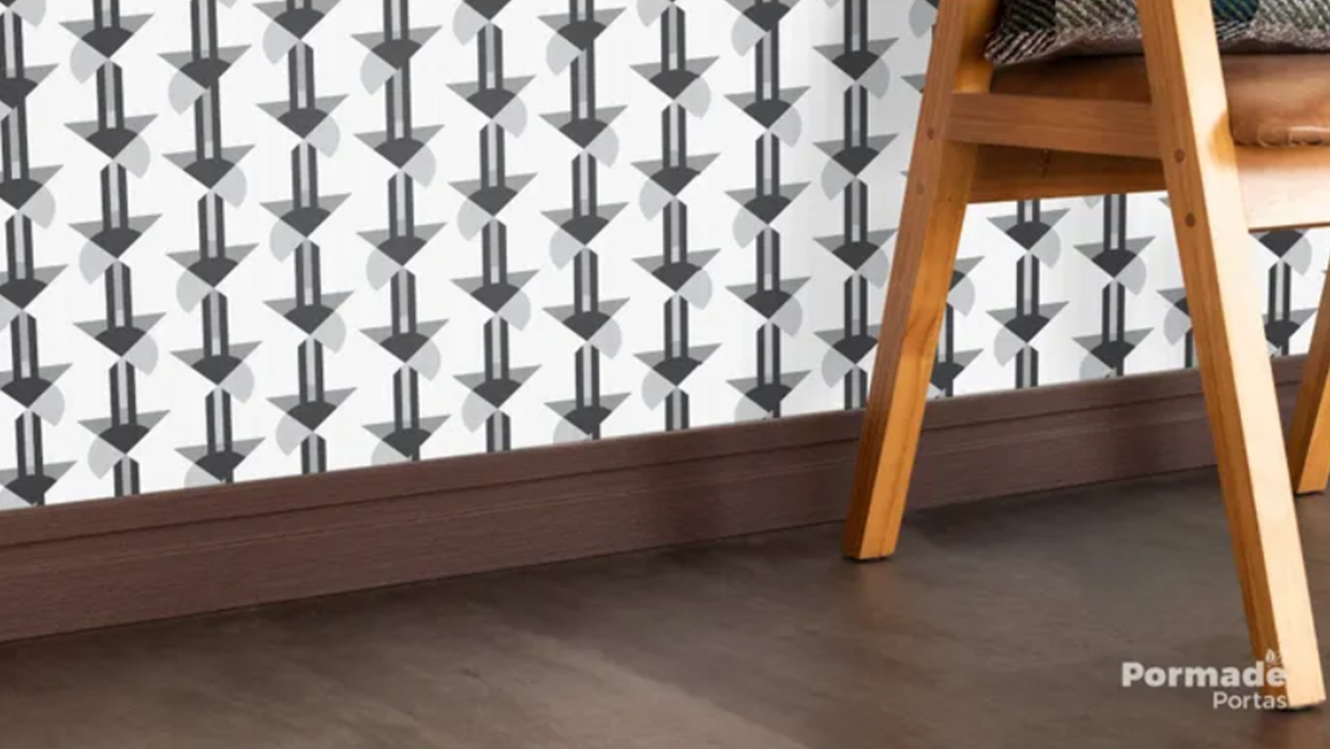 Rodapé em PVC Wood &#8211; solução inovadora e ótimo custo-benefício.