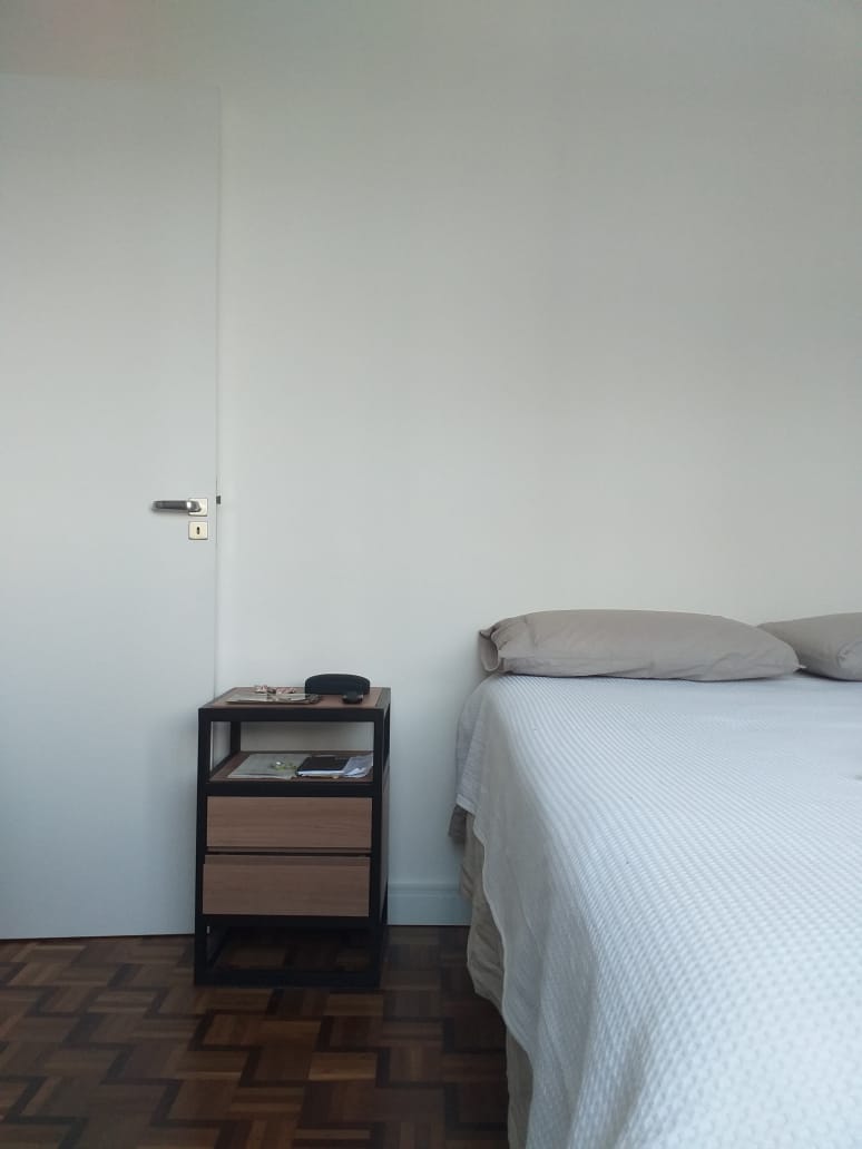 Quarto do apartamento também foi reformado. Quarto do apartamento também foi reformado.