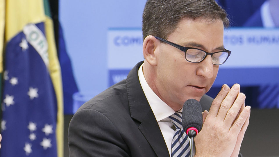 Glenn Greenwald: “Chamar Bolsonaro de genocida é errado” Glenn Greenwald em audiência pública na Câmara dos Deputados, em 2019.