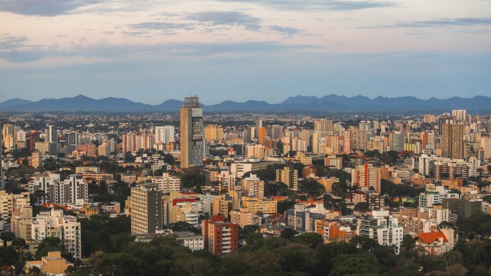Após pagamento à vista surpreender, cresce inadimplência do IPTU parcelado IPTU tem alta na inadimplência no pagamento parcelado em Curitiba