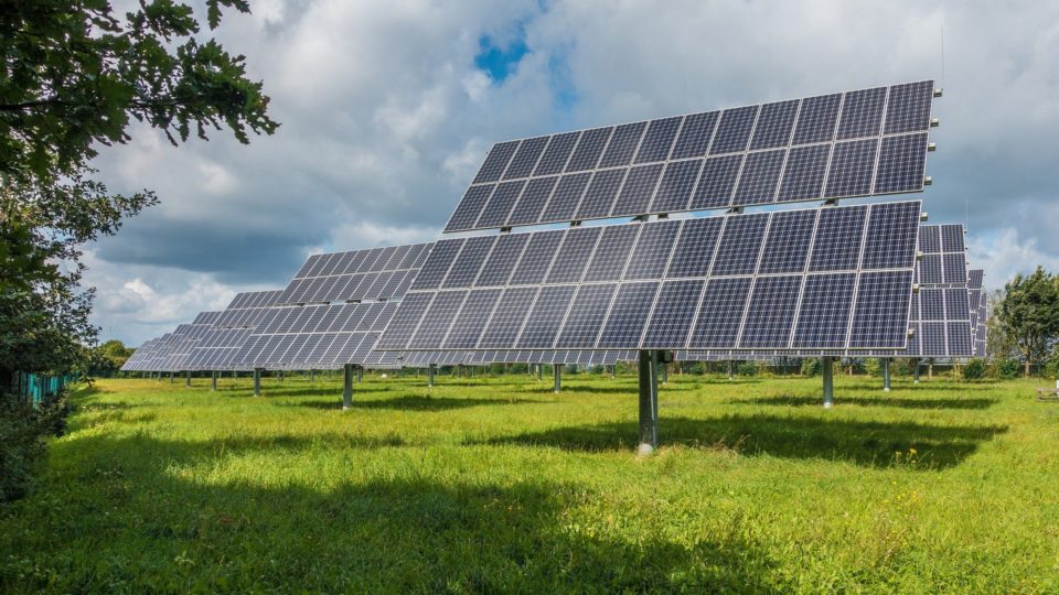 Energia solar: mais empregos e sustentabilidade para o Brasil Energia solar: mais empregos e sustentabilidade para o Brasil