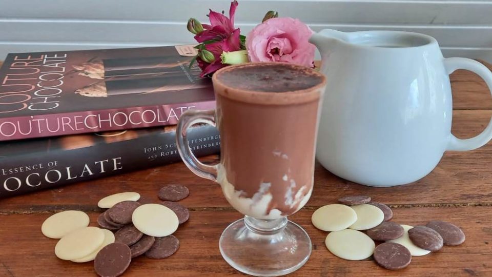 Receita simples de chocolate quente de dar água na boca