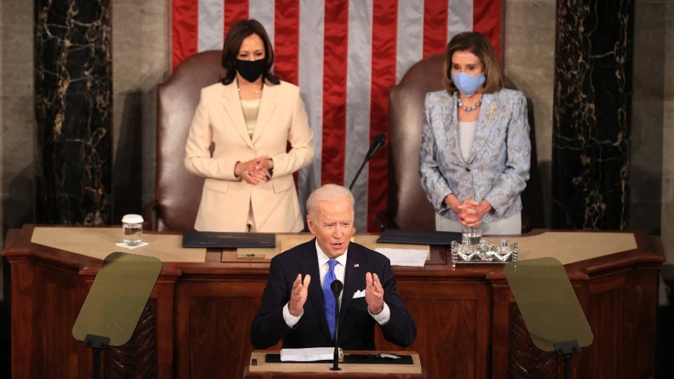 Em seu primeiro discurso ao Congresso, Biden fala sobre novo plano trilionário O presidente americano Joe Biden discursa em sessão conjunta do Congresso americano na véspera de completar 100 dias de governo, 28 de abril