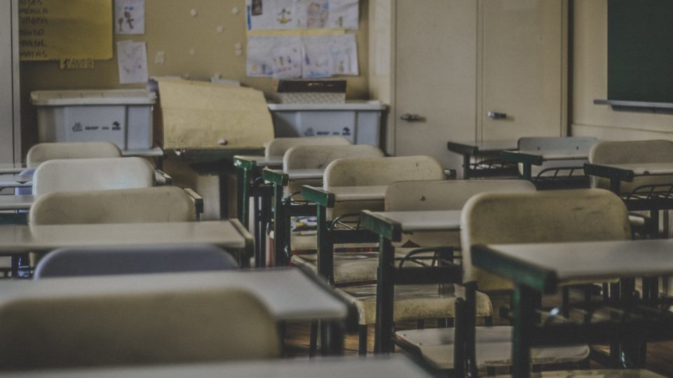 Após liberação da Justiça, escolas estaduais elegem diretores Após liberação da Justiça, escolas estaduais elegem diretores
