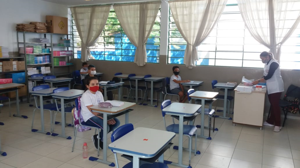 Aprovadas pelos pais, aulas presenciais retornaram nas escolas públicas de Cerro Azul