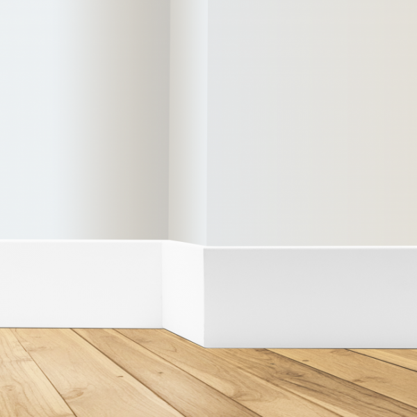 Rodapé branco em PVC Wood, da Pormade. Rodapé branco em PVC Wood, da Pormade.