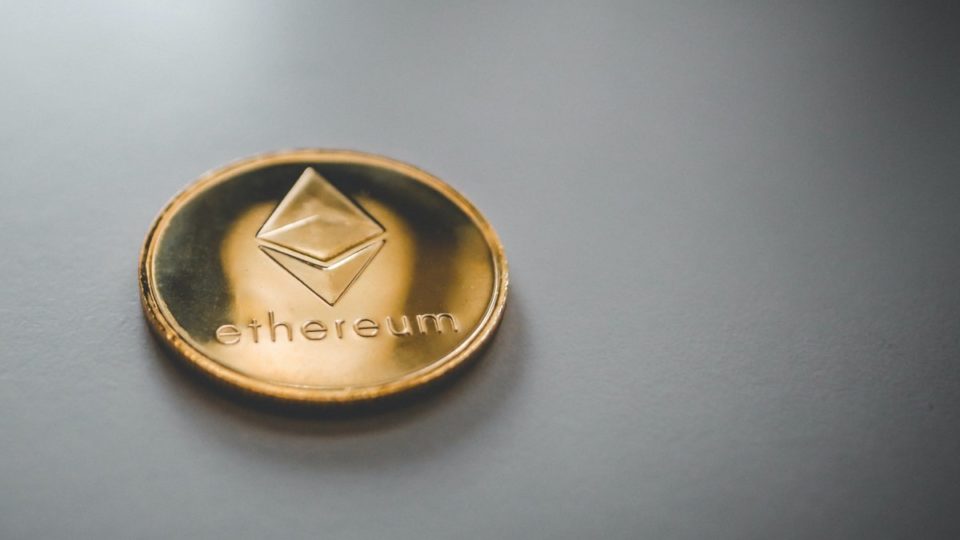 Criptomoeda Ethereum bate recorde com alta de 418% em 2021 Ethereum