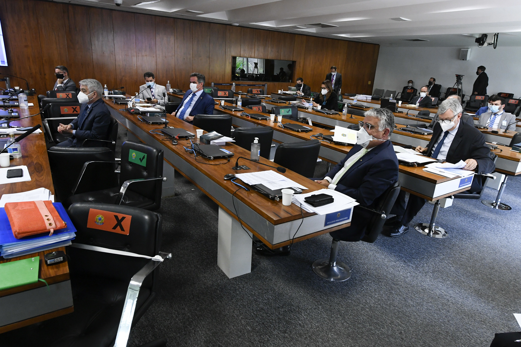 Senadores na sessão da CPI da Covid