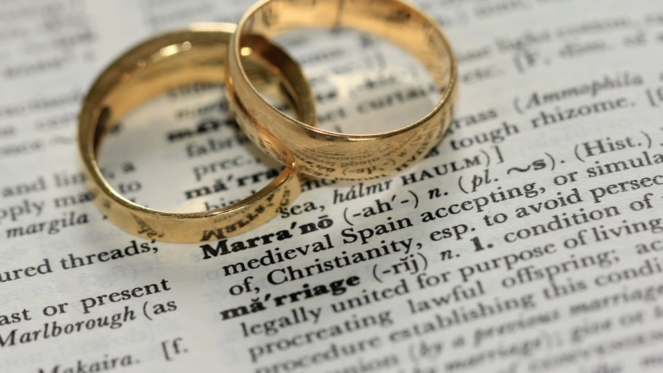 Ex-mulher não pode cobrar aluguel de ex-marido que mora com a filha em imóvel comum Ex-mulher não pode cobrar aluguel de marido que mora com a filha em imóvel comum